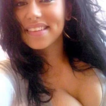 Profil de Firdaws, 25 ans, Escort à Castellet-lès-Sausses (Alpes-de-Haute-Provence)