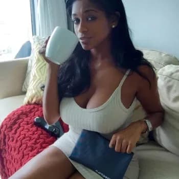 Profil de Nesta, 40 ans, Escort à Rimont (Ariège)