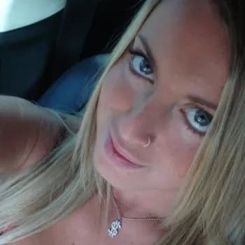 Profil de Joan, 37 ans, Escort à Henrichemont (Cher)