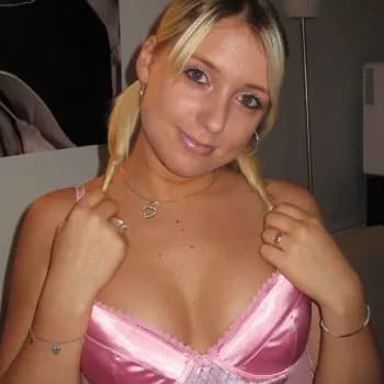 Profil de Amel, 28 ans, Escort à Courcoury (Charente-Maritime)