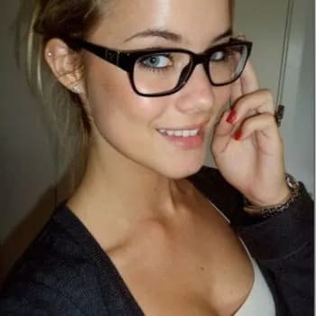 Profil de Safia, 23 ans, Escort à Bouin (Vendée)