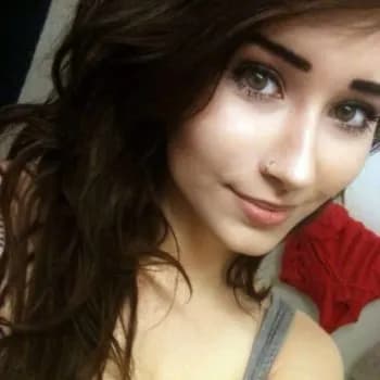 Profil de Djenna, 42 ans, Escort à Pradières (Ariège)