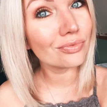 Profil de Hana, 26 ans, Escort à Antrenas (Lozère)