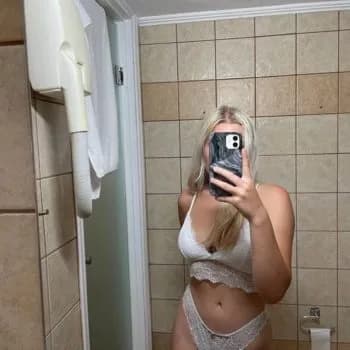 Profil de Justine, 20 ans, Escort à LaLonde-les-Maures (Var)