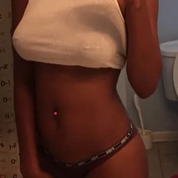 Profil de Julia, 22 ans, Escort à Grimaud (Var)