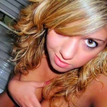 Profil de Caroline, 35 ans, Escort à Dembeni (Mayotte)