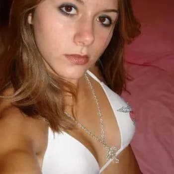 Profil de Violette, 24 ans, Escort à Bressolles (Allier)