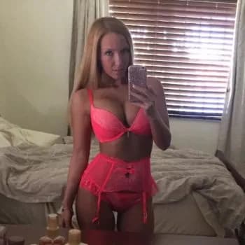 Profil de Ilham, 33 ans, Escort à Vouzeron (Cher)
